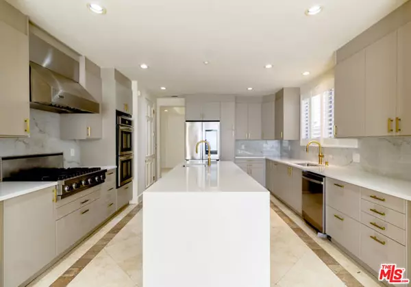 Los Angeles, CA 90049,12626 Promontory Road