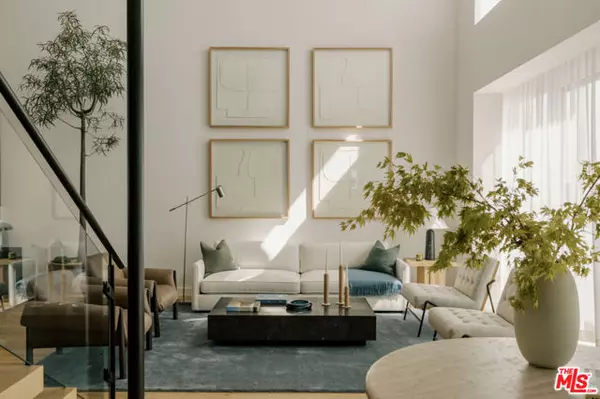 702 N Doheny Drive #TH8, West Hollywood, CA 90069