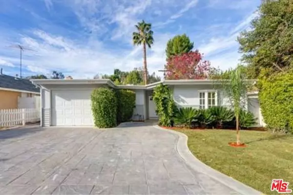 Woodland Hills (los Angeles), CA 91364,5049 SERRANIA Avenue