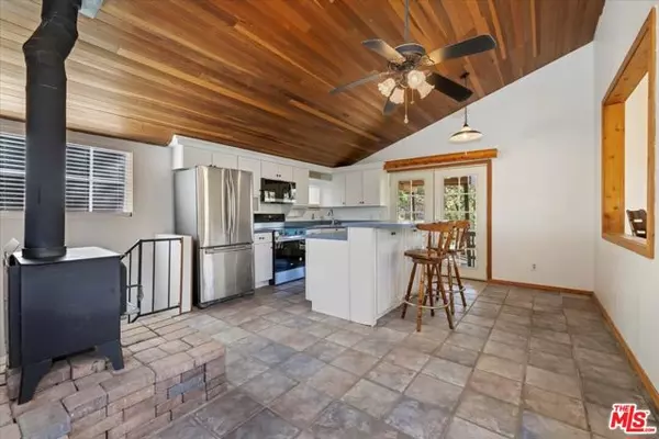 Angelus Oaks, CA 92305,6302 Spruce Avenue