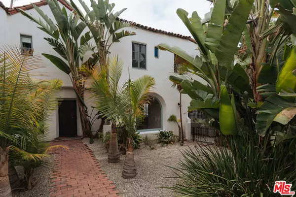 Los Angeles, CA 90046,7464 Hollywood Boulevard