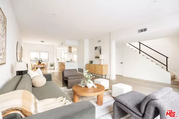 Los Angeles, CA 90046,1823 N Fuller Avenue #4