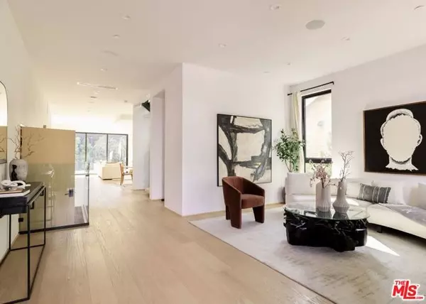 West Hollywood, CA 90069,9064 Harland Avenue