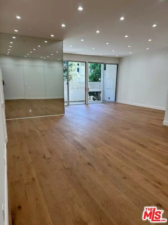 Los Angeles, CA 90049,11970 Montana Avenue #312