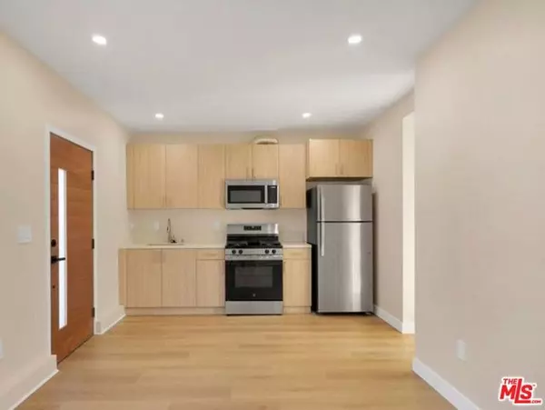 Granada Hills (los Angeles), CA 91344,10507 Dempsey Avenue