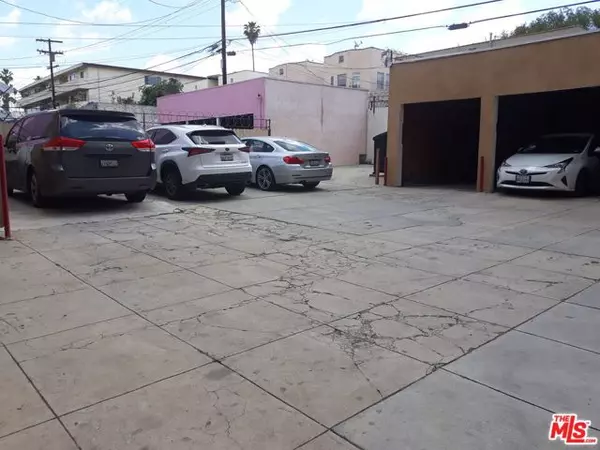 Los Angeles, CA 90004,150 S Kenmore Avenue #150 1/2