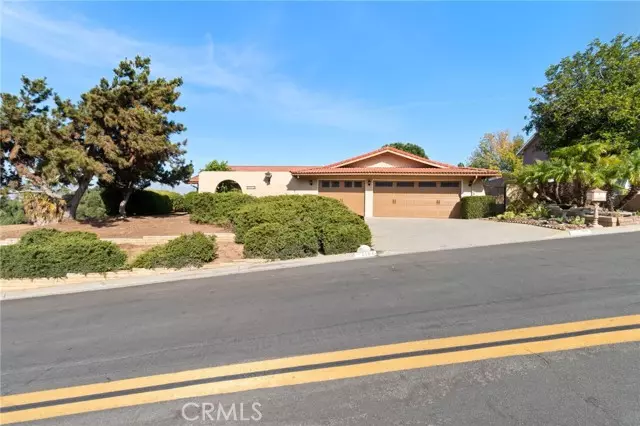 2107 Pine Crest Drive, Corona, CA 92882