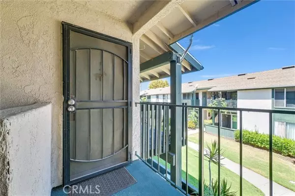 Lake Forest (el Toro), CA 92630,23276 Orange Avenue #8