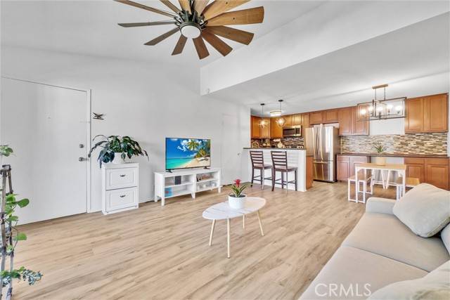 Lake Forest (el Toro), CA 92630,23276 Orange Avenue #8