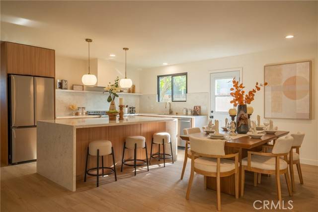 23919 Friar Street, Woodland Hills (los Angeles), CA 91367