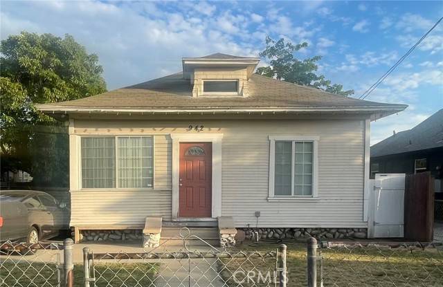 942 E 6th Street, Pomona, CA 91766