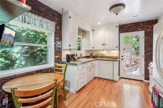 Los Angeles, CA 90065,2735 Lytelle Place