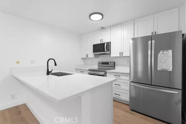 Encino (los Angeles), CA 91316,5403 Newcastle Avenue #19