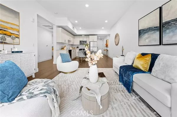 Pasadena, CA 91101,709 E Walnut Street #227