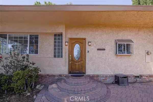 La Crescenta, CA 91214,3953 Santa Carlotta