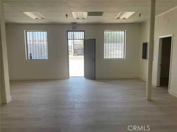 Los Angeles, CA 90007,2120 S Main Street