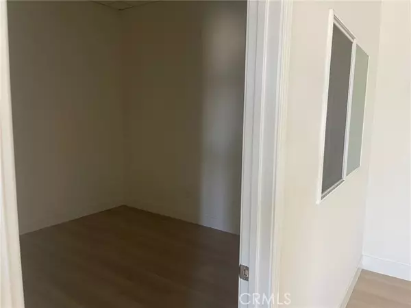 Los Angeles, CA 90007,2120 S Main Street