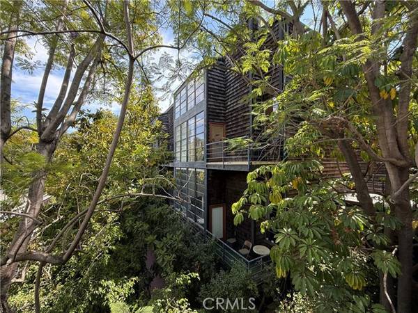 3884 Fredonia Drive #F, Los Angeles, CA 90068