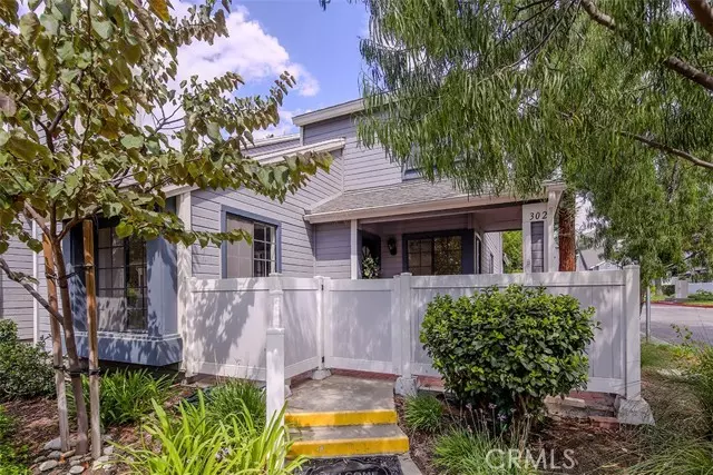 302 Monroe Court, Azusa, CA 91702