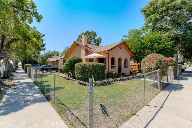 1072 E Villa Street, Pasadena, CA 91106