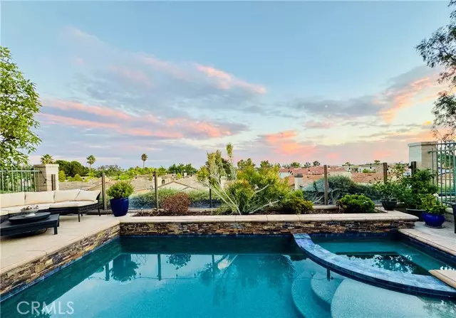 28 Bonita Vista, Lake Forest (el Toro), CA 92610