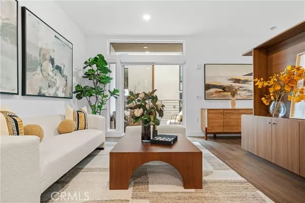 Pasadena, CA 91101,709 E Walnut Street #318