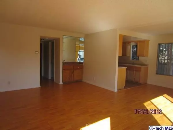Los Angeles, CA 90065,3030 Valle Vista #1