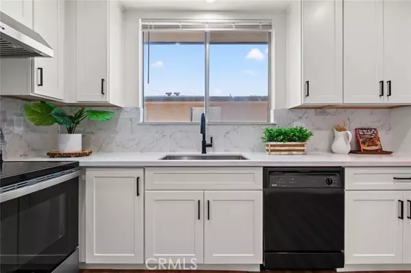 Alhambra, CA 91801,999 E Valley #92