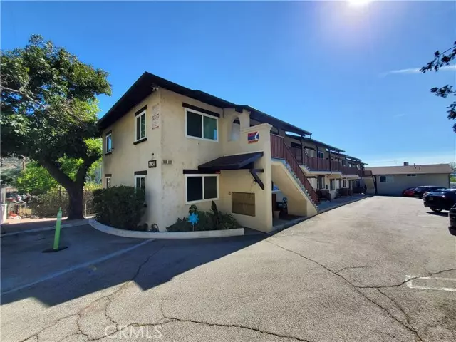 10037 Samoa Avenue #15, Tujunga (los Angeles), CA 91042