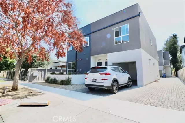 14254 Erwin Street #1/2, Van Nuys (los Angeles), CA 91401