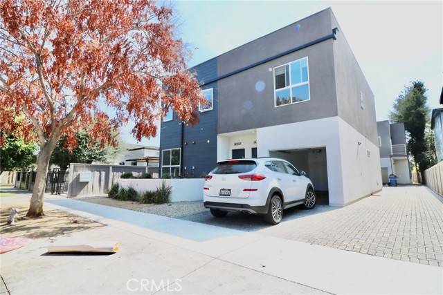 14254 Erwin Street #1/2, Van Nuys (los Angeles), CA 91401