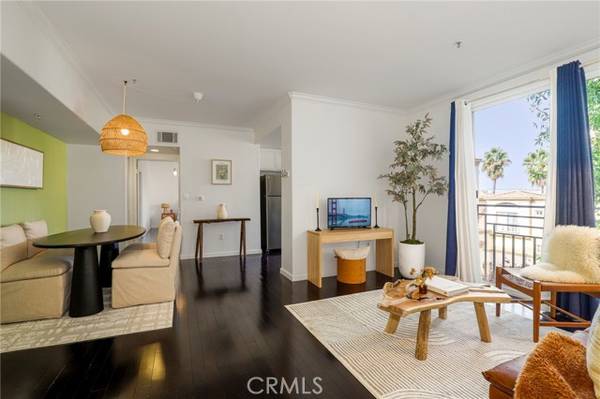 5220 Premiere Hills Circle #114, Woodland Hills (los Angeles), CA 91364