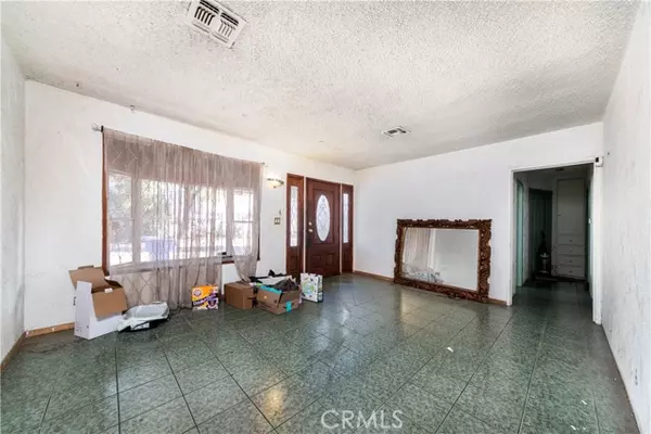 Sylmar (los Angeles), CA 91342,13207 Fellows Avenue