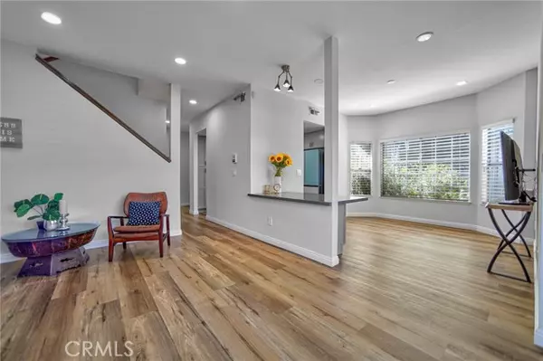 Winnetka (los Angeles), CA 91306,20851 Community Street #10