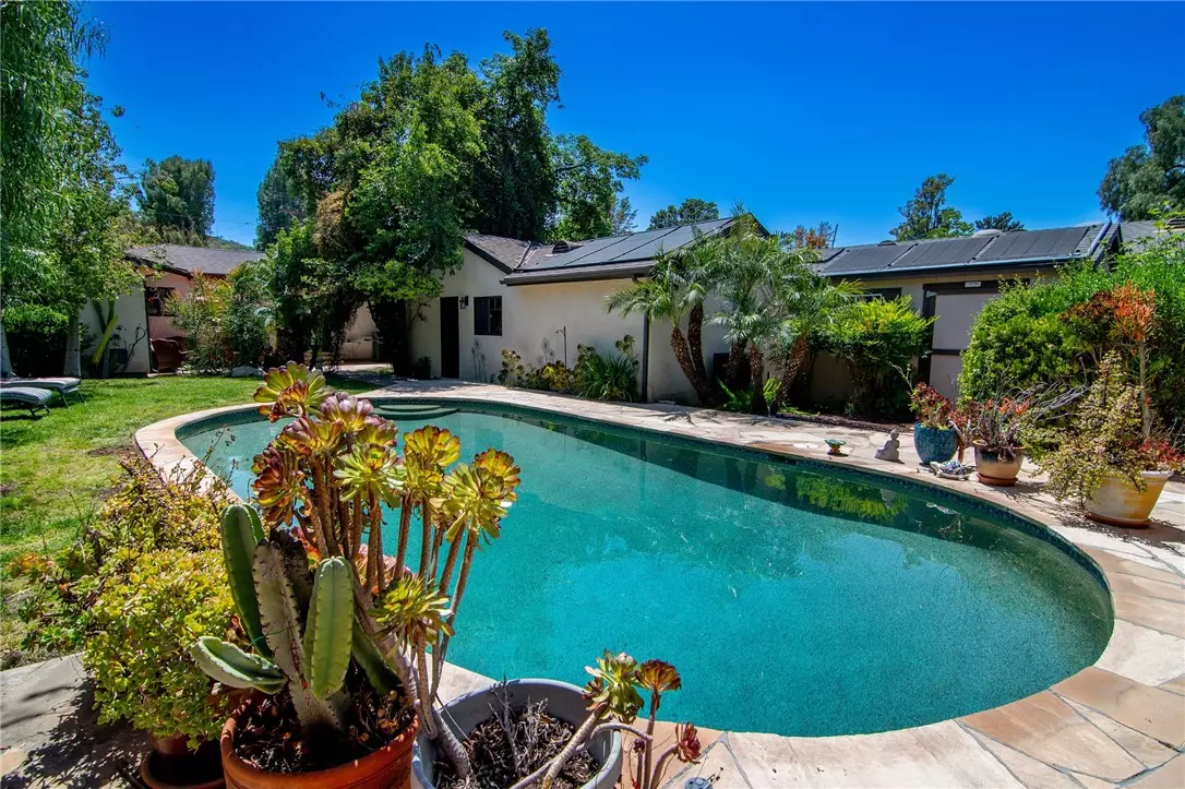 Sun Valley (los Angeles), CA 91352,10415 Penrose Street