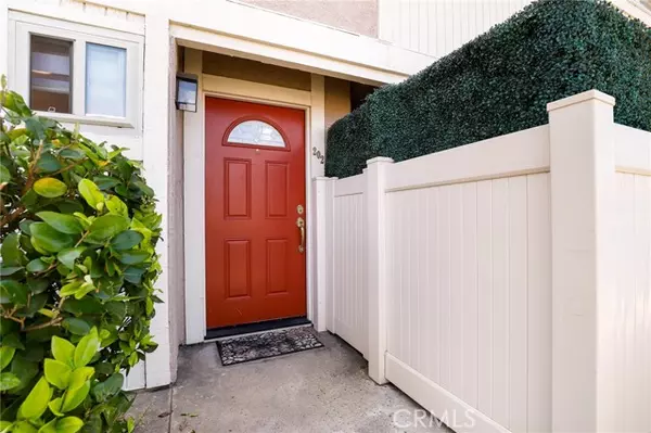 10159 De Soto Avenue #202, Chatsworth (los Angeles), CA 91311