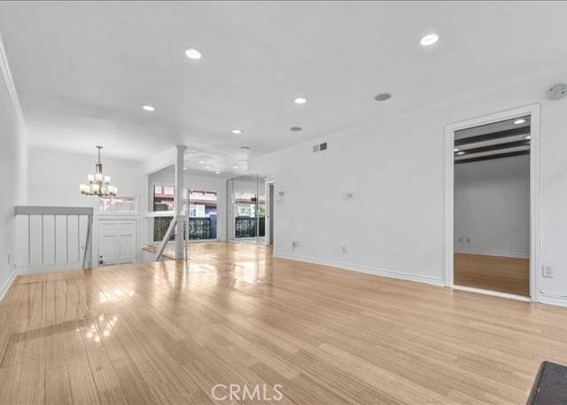Encino (los Angeles), CA 91436,15610 Moorpark Street #2