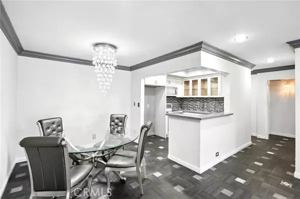 Valley Village, CA 91607,12720 Burbank Boulevard #121