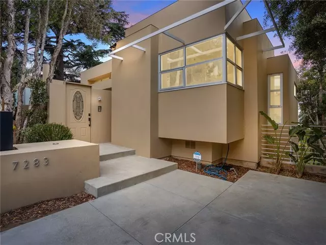 Los Angeles, CA 90068,7283 Pacific View Drive