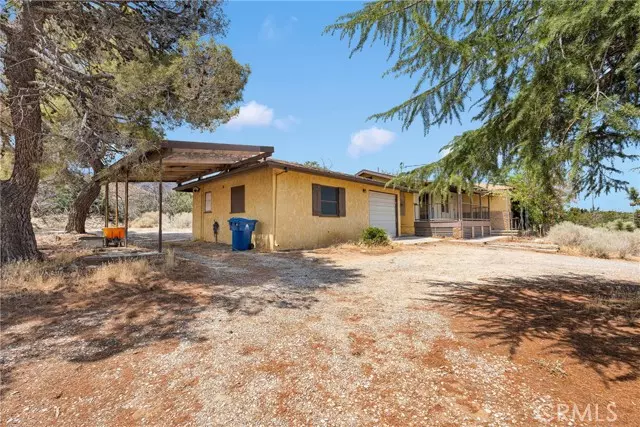 555 Mesquite Road, Pinon Hills, CA 92372