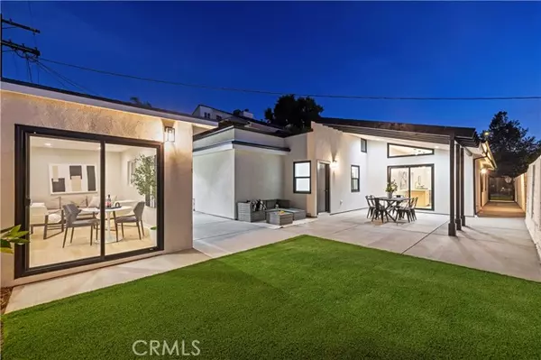 Los Angeles, CA 90039,3923 Edenhurst Avenue