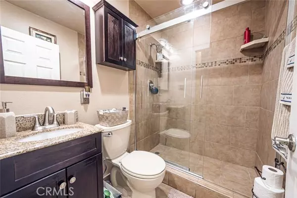 Los Angeles, CA 90016,2525 S Cochran Avenue