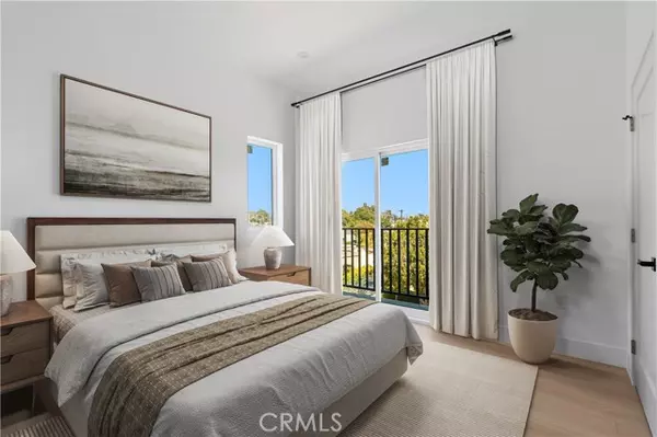 Los Angeles, CA 90034,2637 S Garth Avenue