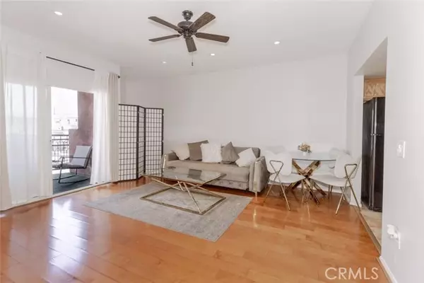 11124 Burbank Boulevard #101, North Hollywood (los Angeles), CA 91601