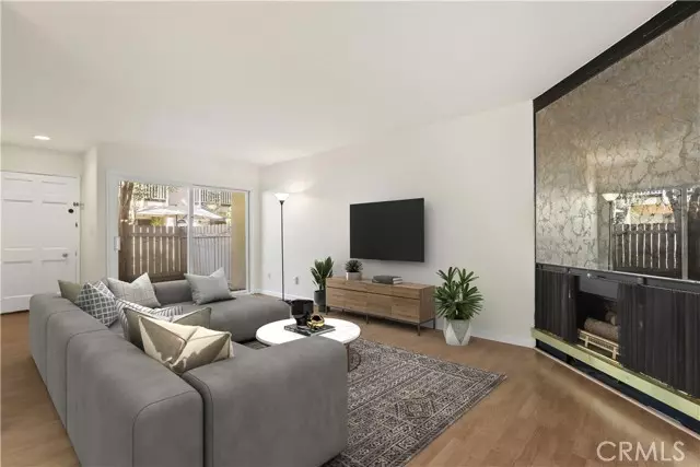 8031 Canby Ave #4, Reseda (los Angeles), CA 91335