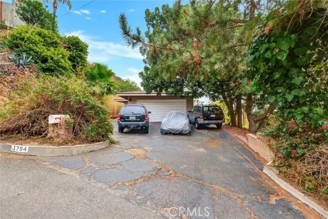 Burbank, CA 91501,1794 Thurber Place