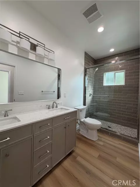 Sun Valley (los Angeles), CA 91352,7330 Riverton #3/4