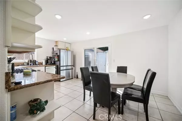 Sunland (los Angeles), CA 91040,7848 Forsythe Street