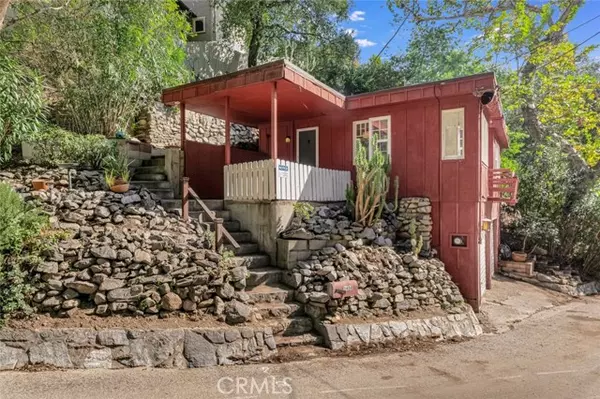 1450 Country Club Drive, Burbank, CA 91501