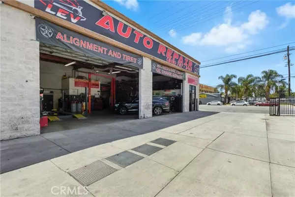 Van Nuys (los Angeles), CA 91405,Address not disclosed